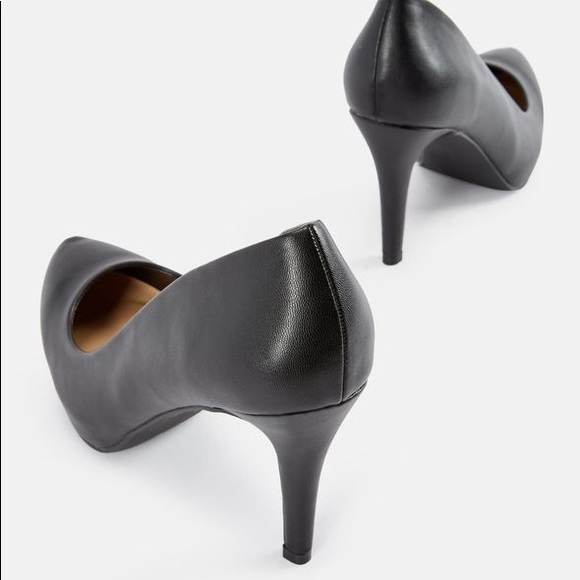 JustFab Tanna Pumps - Picture 4 of 6